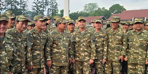 Prabowo Subianto Jadi Teladan Disiplin bagi Kabinet Merah Putih di Retreat Akmil Magelang   